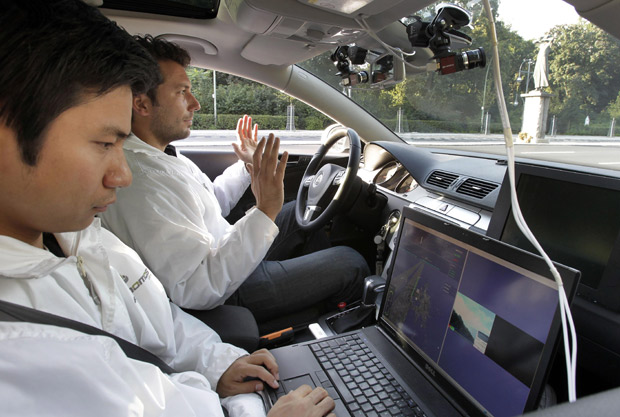 Calgary council drives forward with study into driverless car testing site - image