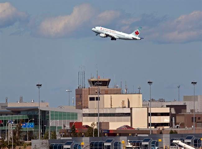 Air Canada and flight attendants continue talks as strike deadline looms - image