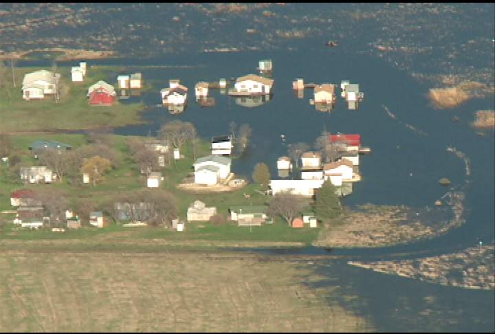 Experts say 2011 Manitoba flood poorly handled - image