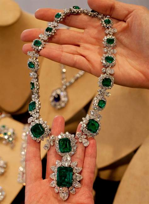 antique diamond ring christie's diamond necklace Elizabeth Taylor's prized jewelry coming to auction; includes diamond  ring