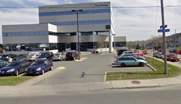 Police neutralize suspicious package near MNA office in Laval - image