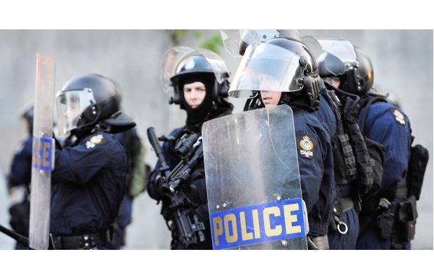 Report says Vancouver rioters were prepared, while police were confused and lost control - image