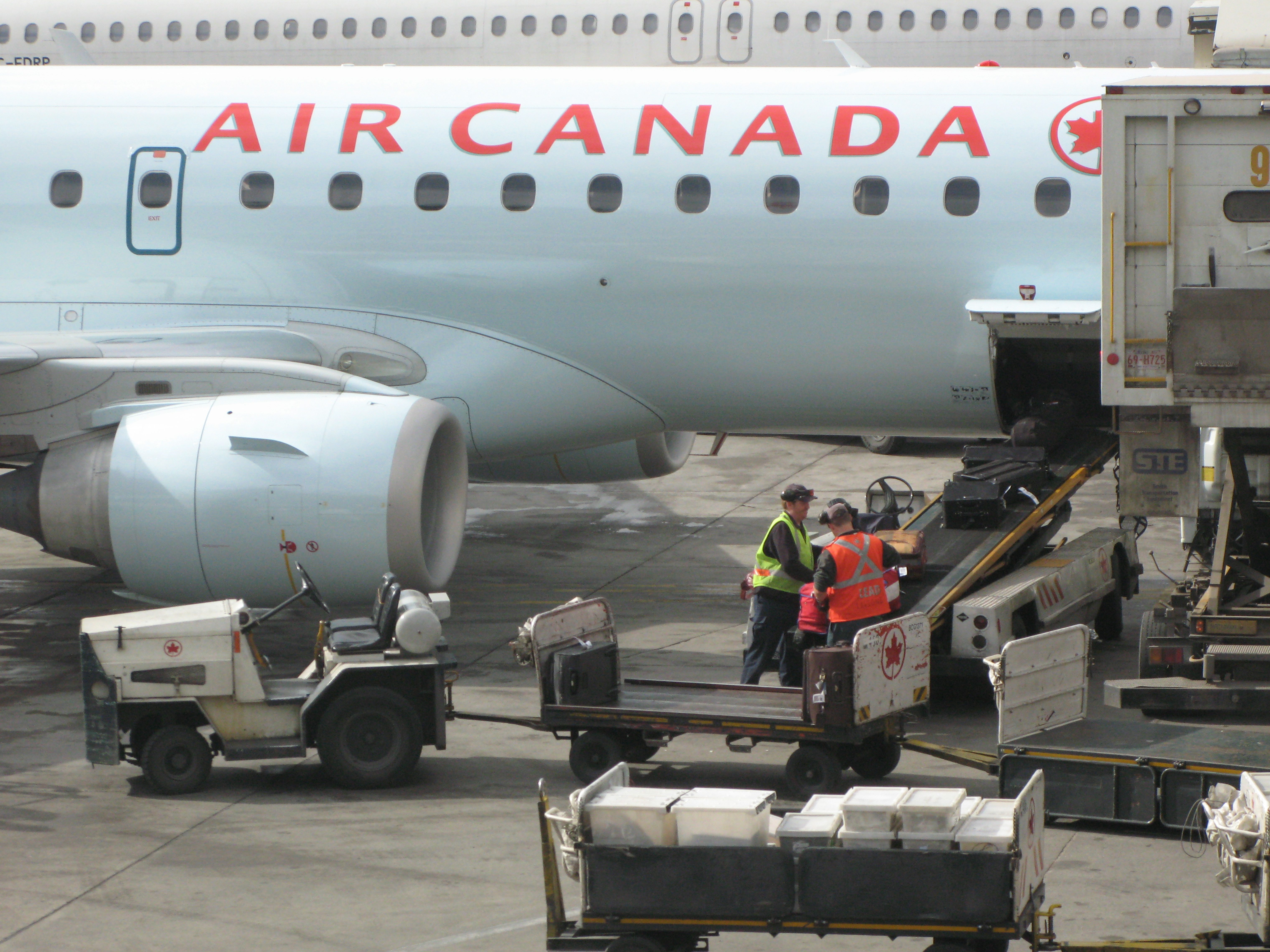 air canada jazz baggage