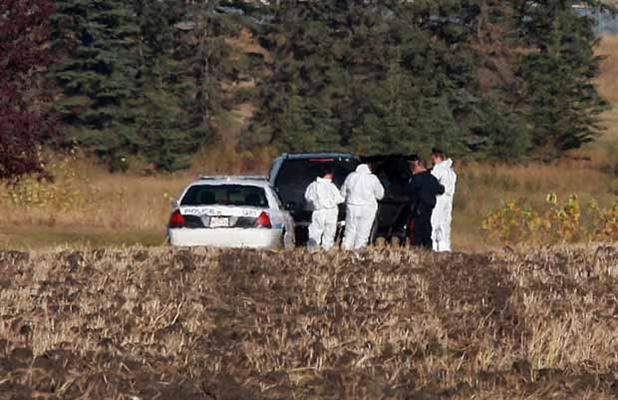 Two bodies found in car near south Edmonton cemetery - image