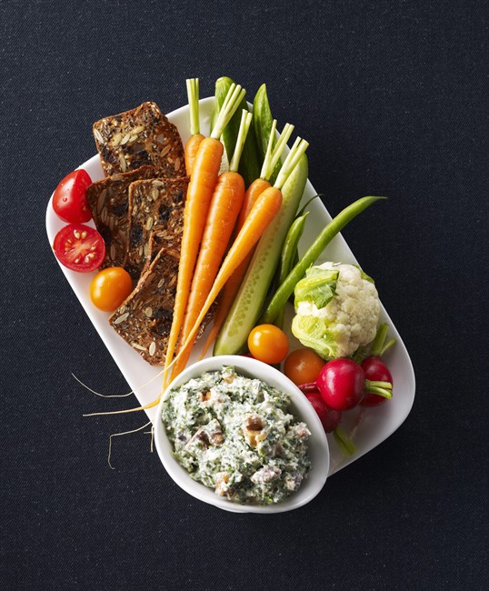 Walnut spinach dip. THE CANADIAN PRESS/ho.