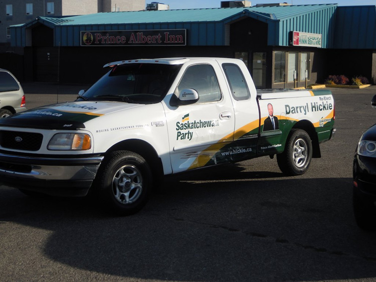 Sask Party’s Darryl Hickie side swiped on his way to a debate in P.A . - image