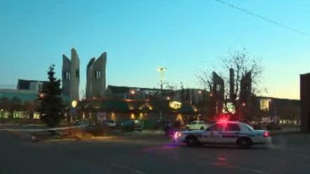 Man hospitalized after early morning stabbing | Globalnews.ca