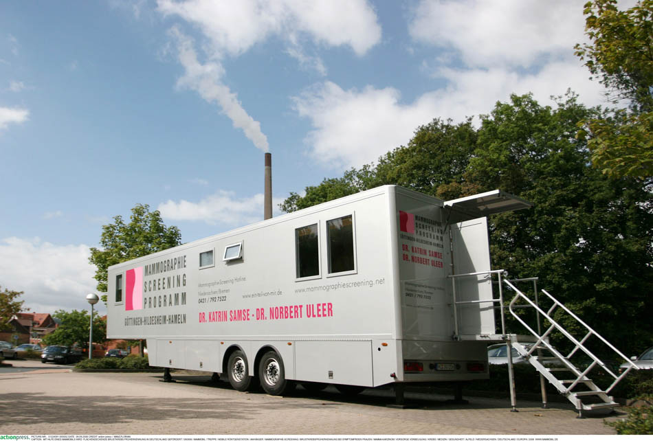 Mobile breast cancer screening unit closes for digital equipment upgrade - image