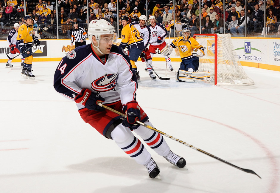The Winnipeg Jets have re-signed Grant Clitsome.