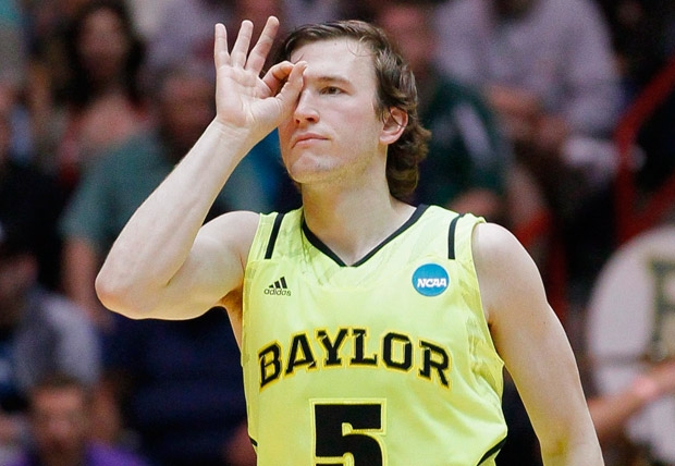 Canadian NCAA star Heslip blinds competition with three-point goggles - image