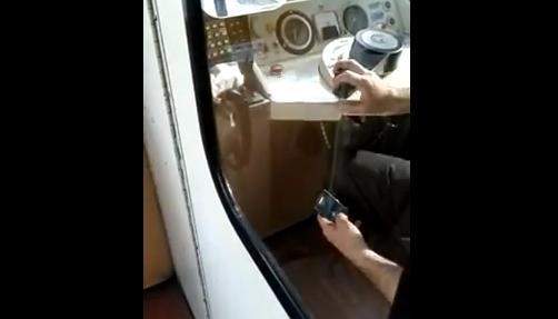 TTC subway driver caught using cell phone - image