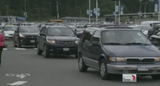 Long weekend begins with travel hiccups - image