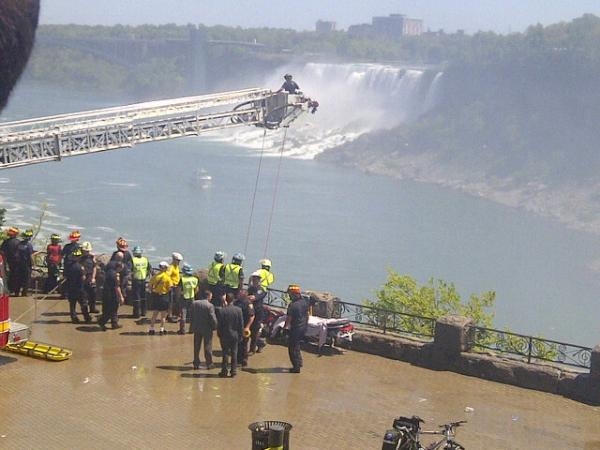 Now trending: Man survives plunge into Niagara Falls - image