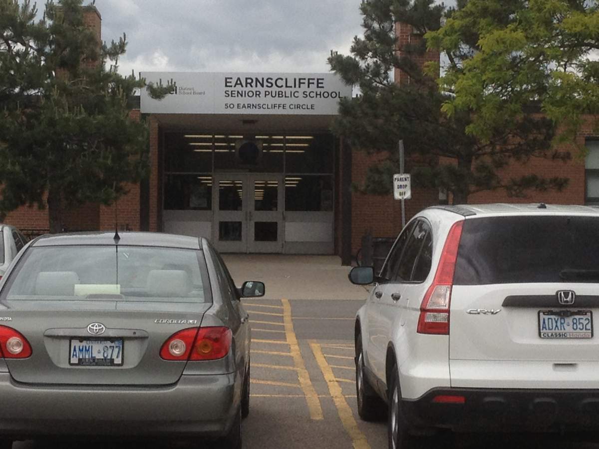Toronto-area students protest alleged ban on hugs - image