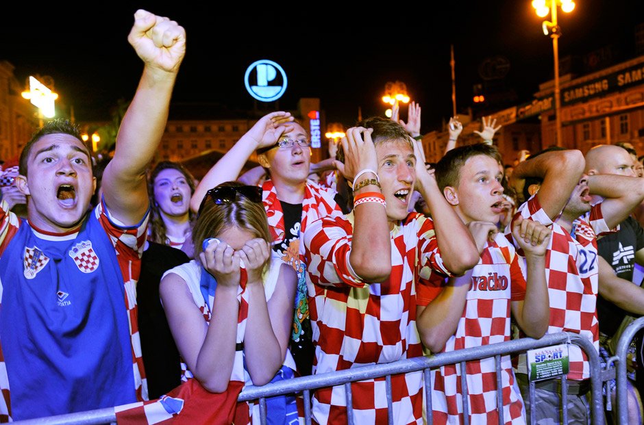 Gallery: Frenzied fans at Euro 2012 | Globalnews.ca