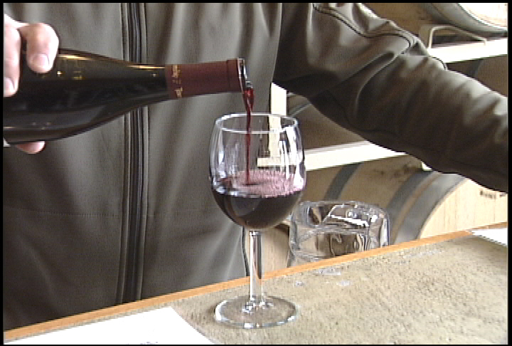 Wine bill passes in Ottawa - image