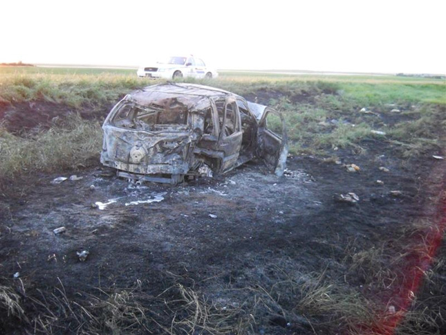 Fiery crash sends a 20 year-old to hospital | Globalnews.ca