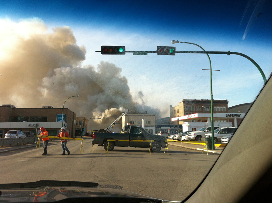 Fire rips through Regina house - image