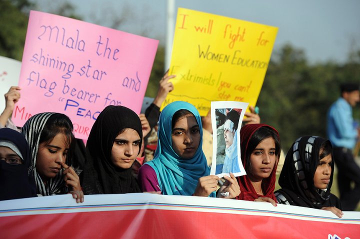 Gallery: Thousands rally for Malala Yousafzai | Globalnews.ca