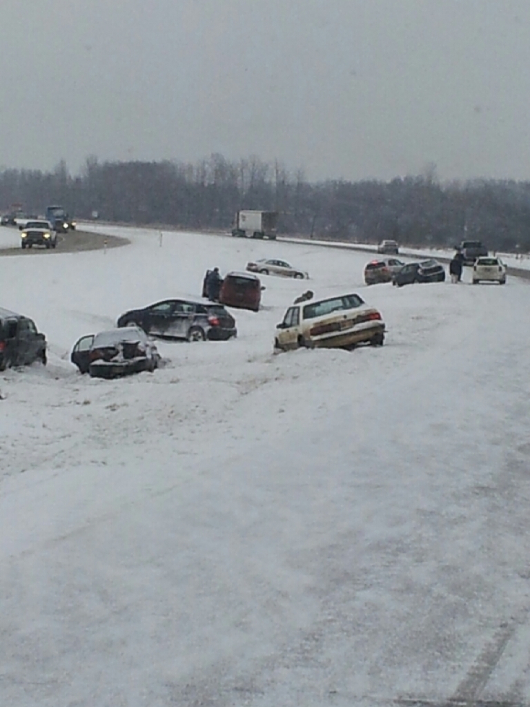 Edmonton area hit by snowstorm - image