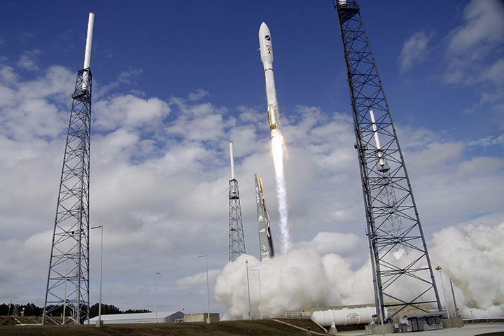 A United Launch Alliance Atlas V rocket, carrying an X-37B experimental robotic space plane, lifts off from launch complex 41 at the Cape Canaveral Air Force Station, Tuesday, Dec. 11, 2012, in Cape Canaveral, Fla. 