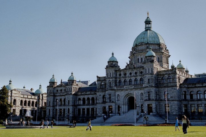 Head of Island Health suggests 14-day isolation for non-essential workers on Vancouver Island
