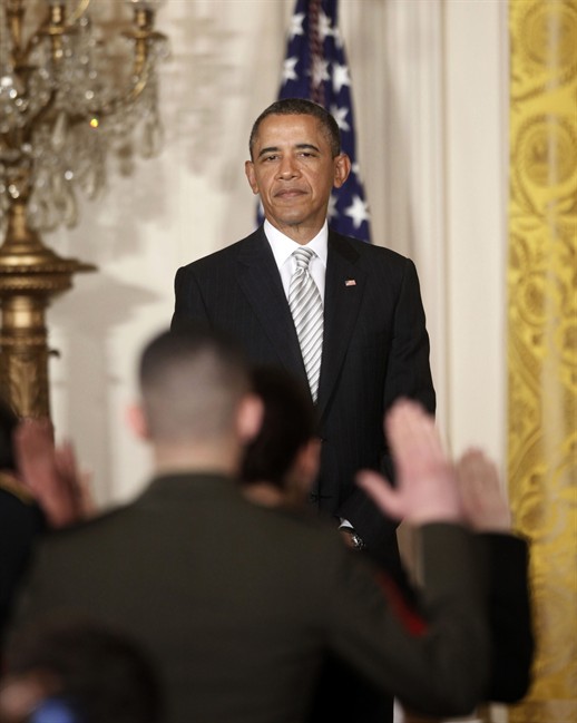 Obama calls for April debate on immigration bill - image