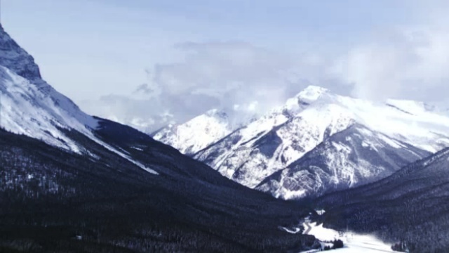 Mountains along the BC/Alberta border. 