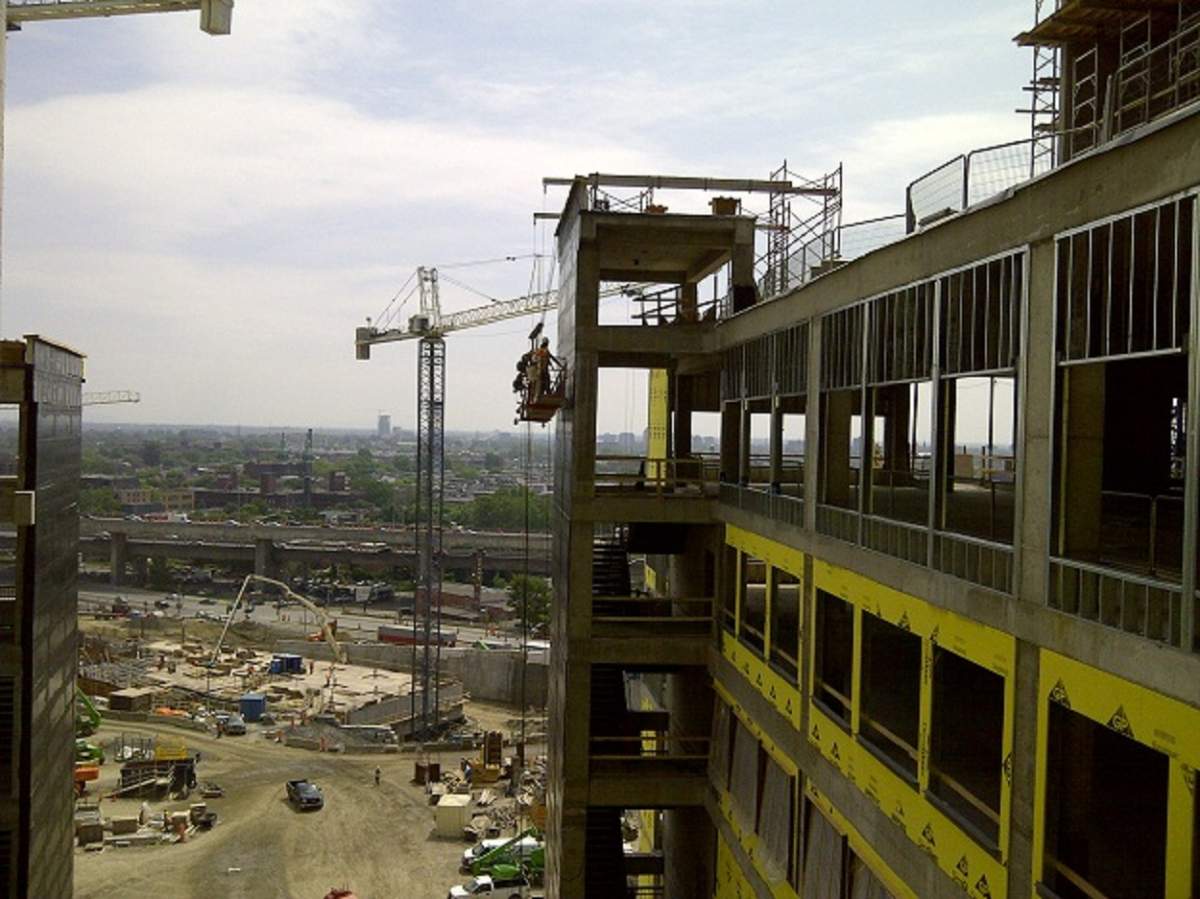 Superhospital under construction in Notre-Dame-de-Grâce .