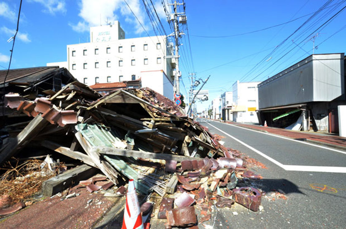 Houses (L) remain collapsed;two years after the March 11;2011 tsunami and earthquake;on a street in Namie;near the striken TEPCO's Fukushima Dai-ichi nuclear plant in Fukushima prefecture on March 11;2013. March 11;2013 marks the second anniversary of the 9.0 magnitude earthquake that sent a huge wall of water into the coast of the Tohoku region;splintering whole communities;ruining swathes of prime farmland and killing nearly 19,000 people.

Read it on Global News: Global News | Google Maps remaps deserted Fukushima two years after nuclear disaster .