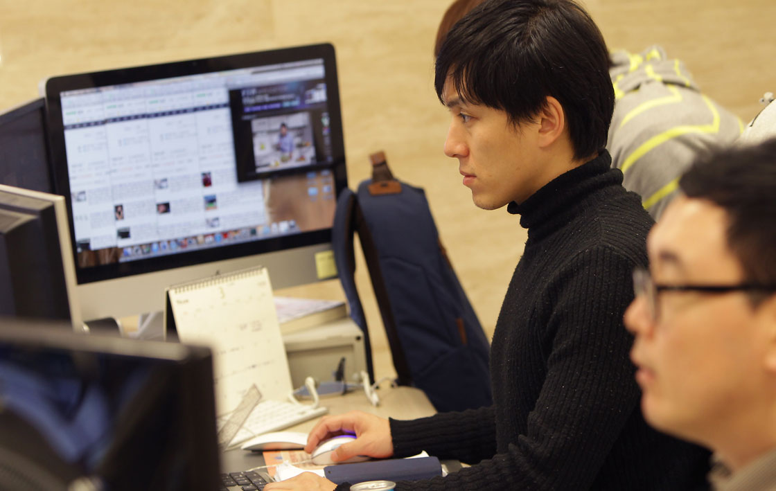 SEOUL, SOUTH KOREA - MARCH 21: Researchers inspecting for computer viruses at Hauri Inc. the IT security software vendor on March 21, 2013 in Seoul, South Korea. A cyber attack on the computer networks that run three South Korean banks, two broadcasters and an internet service provider in South Korea yesterday has been traced to an IP address in China, despite many experts suspecting the attacks to originate in North Korea. Officials noted that while the attack was traced to an IP address it China may have originated elsewhere and been routed through the country to disguise the attackers.