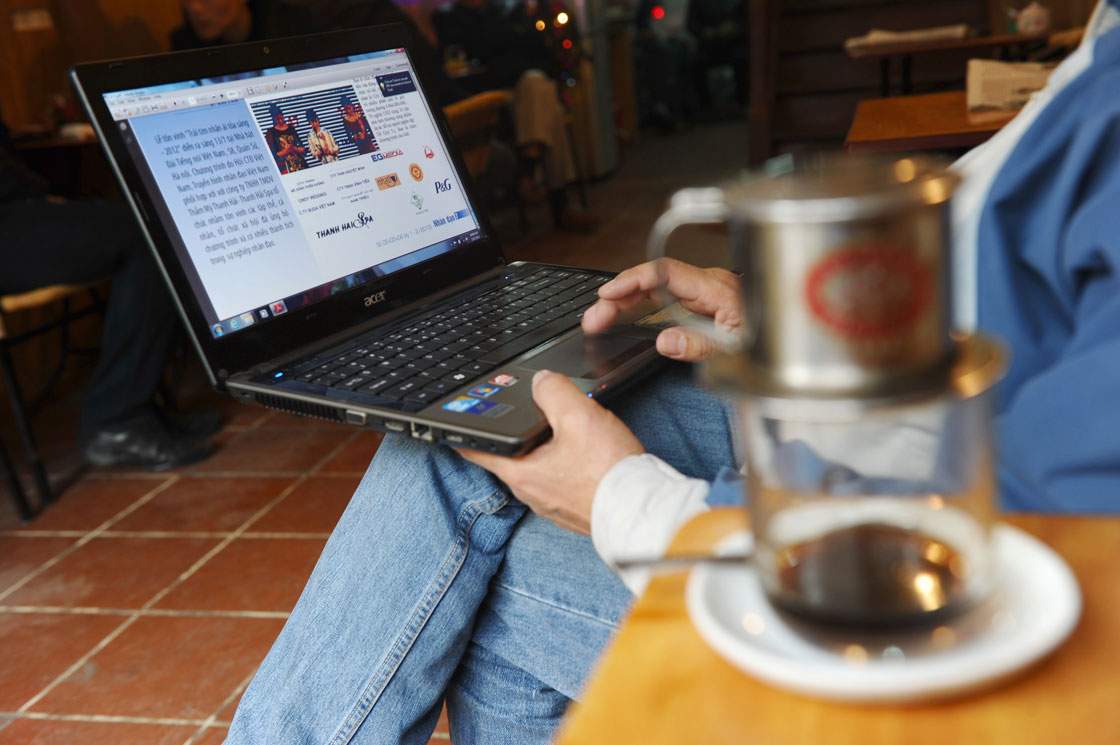 A researcher has found Internet users typically aren't really reading at all on most web pages. Their eyes impatiently dart across the screen in search of something specific, or something interesting to pique their attention, but there's not much actual reading going on.