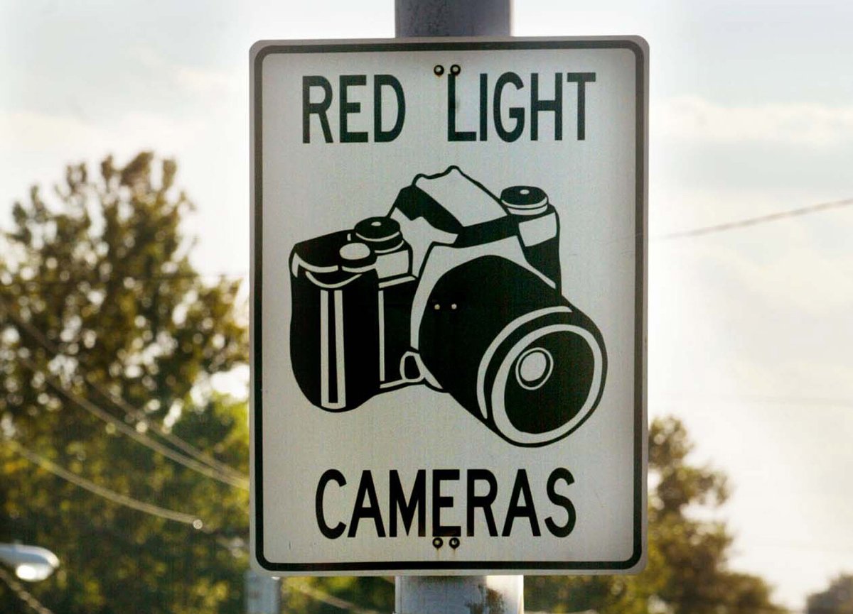 A new poll suggests that Fredericton residents overwhelmingly support the installation of red light cameras on city streets.