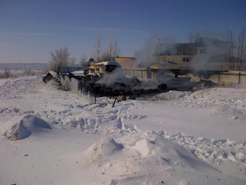 A cottage has been completely destroyed by a fire in Saskatchewan Beach early Monday morning.