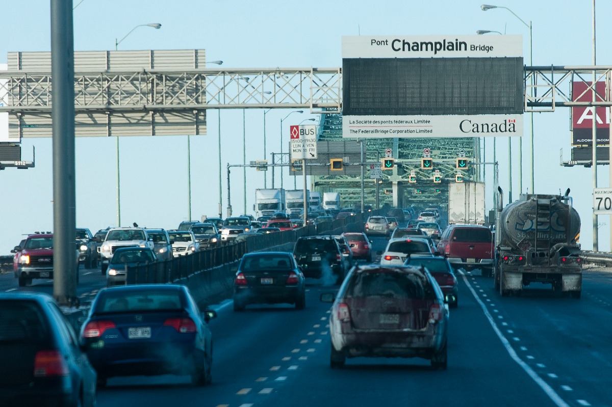 Weekend road work causes closures on Champlain Bridge Montreal