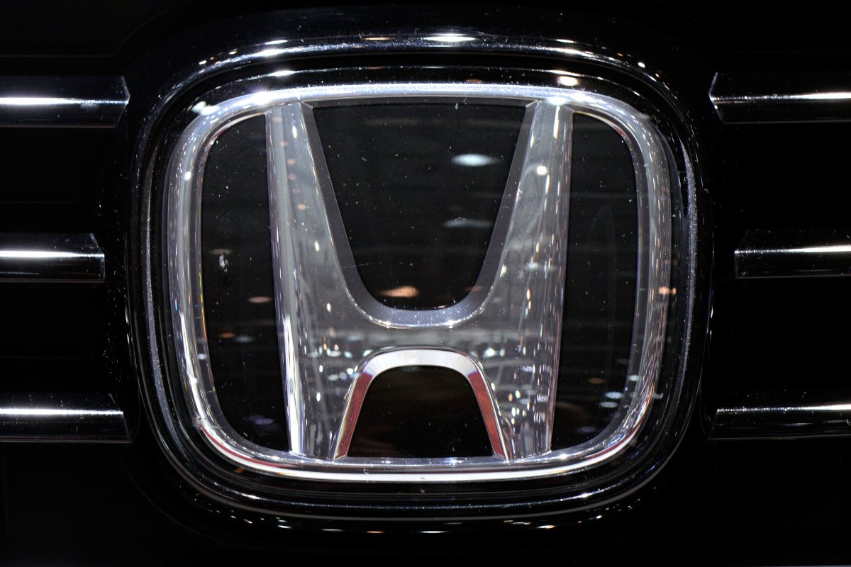 Honda says the VSA system on some of those vehicles equipped with
certain tires may allow the tires to lose traction and cause the
vehicle to skid under certain test manoeuvres. 