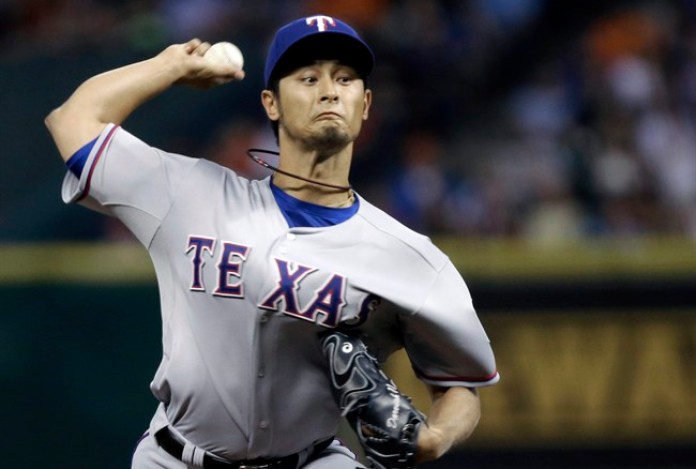 Yu Darvish leaves start early with shoulder discomfort