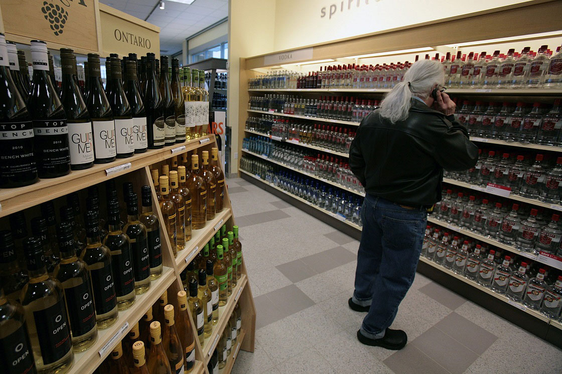 Liquor made in Nova Scotia had a banner year in 2017, according to the NSLC's year end report.