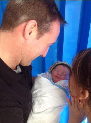 Defence Minister Peter MacKay welcomes baby boy - image