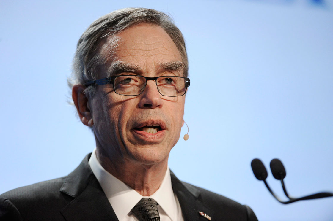 Joe Oliver, the federal minister of natural resources, said Thursday more pipeline capacity is required to bring Alberta oil prices in line with world markets. 