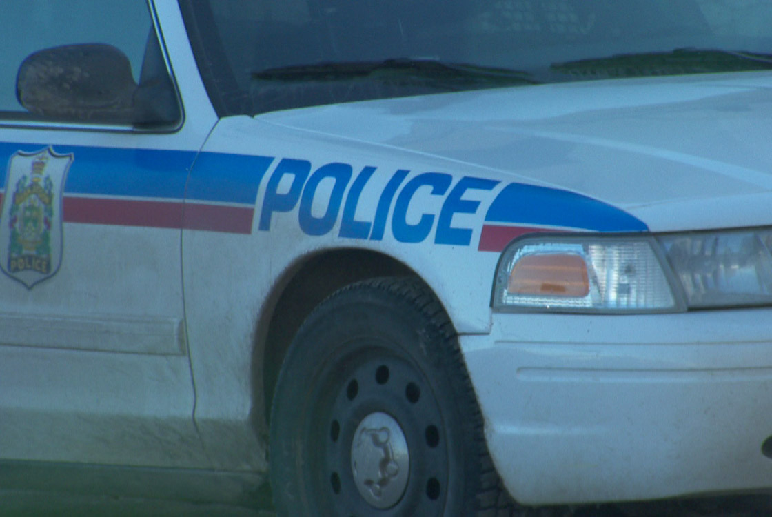 Overnight stabbing in Saskatoon leaves man recovering in hospital with chest and arm wounds.