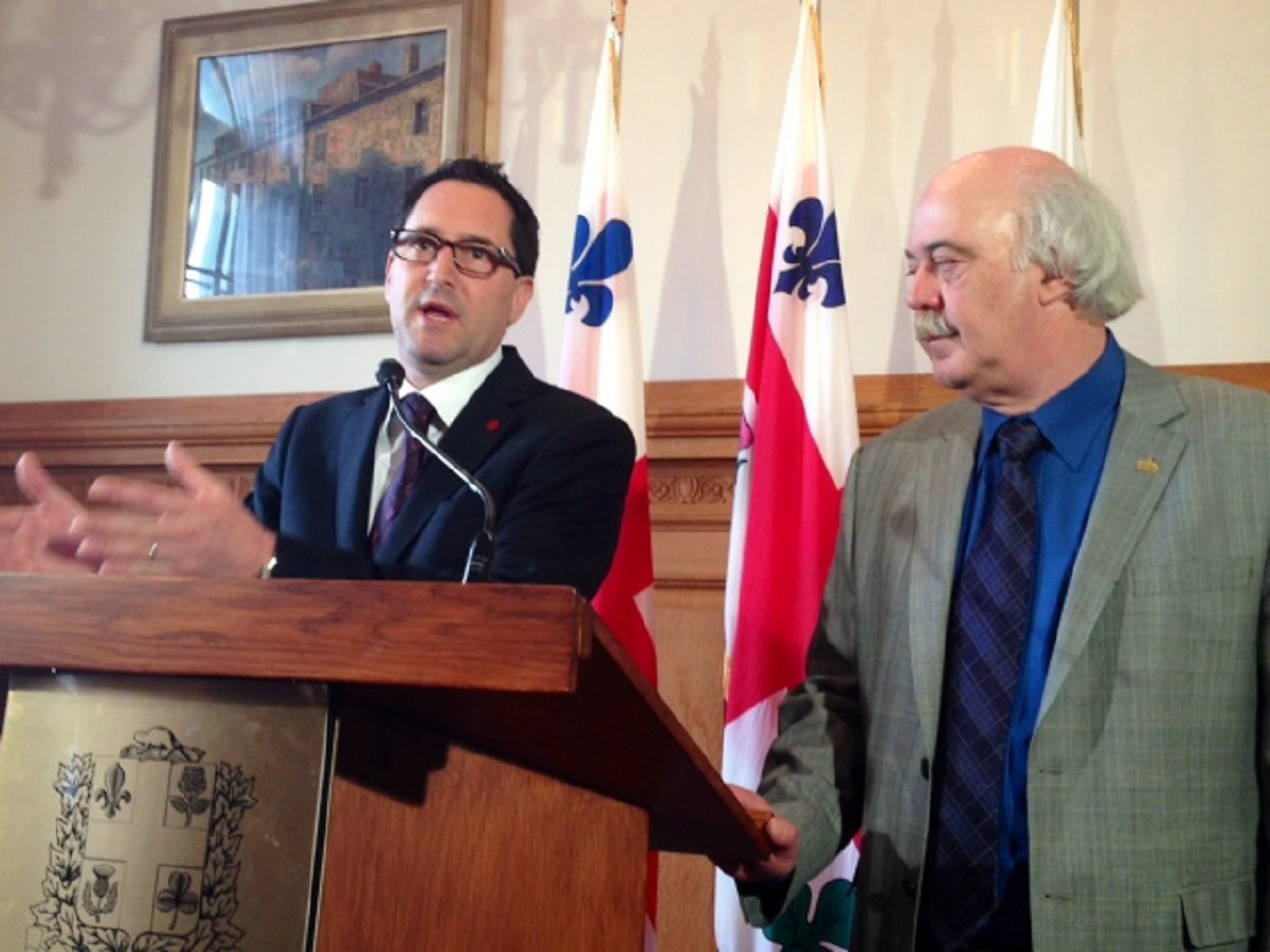 Applebaum says he will vote in favour of awarding the contract for safety reasons.