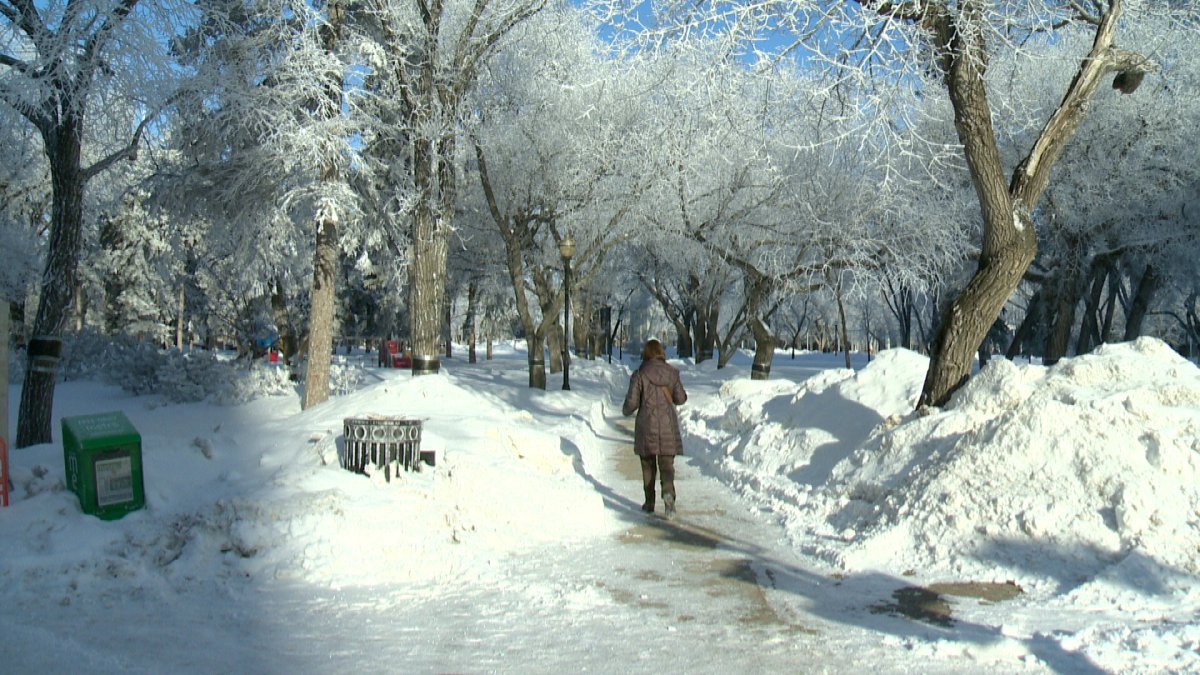 It’s not a great start to your Friday as Environment Canada has issued a freezing rain warning for much of southwestern Saskatchewan .