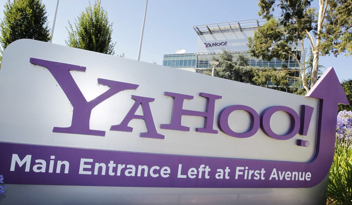 Yahoo has won a court fight that could help the public learn more about the government's efforts to obtain data from Internet users.