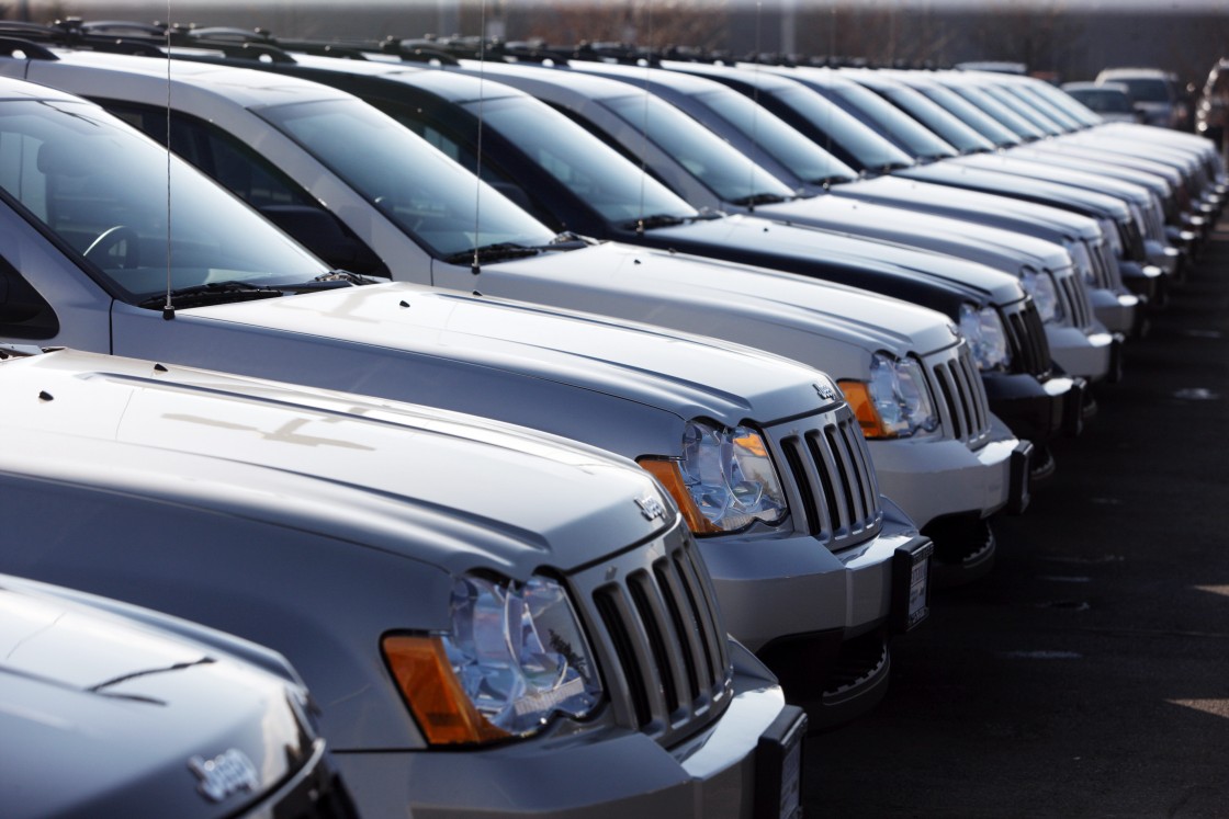 Two days after refusing a government request to recall 2.7 million older-model Jeeps, Chrysler recalls 683.000 vehicles worldwide.