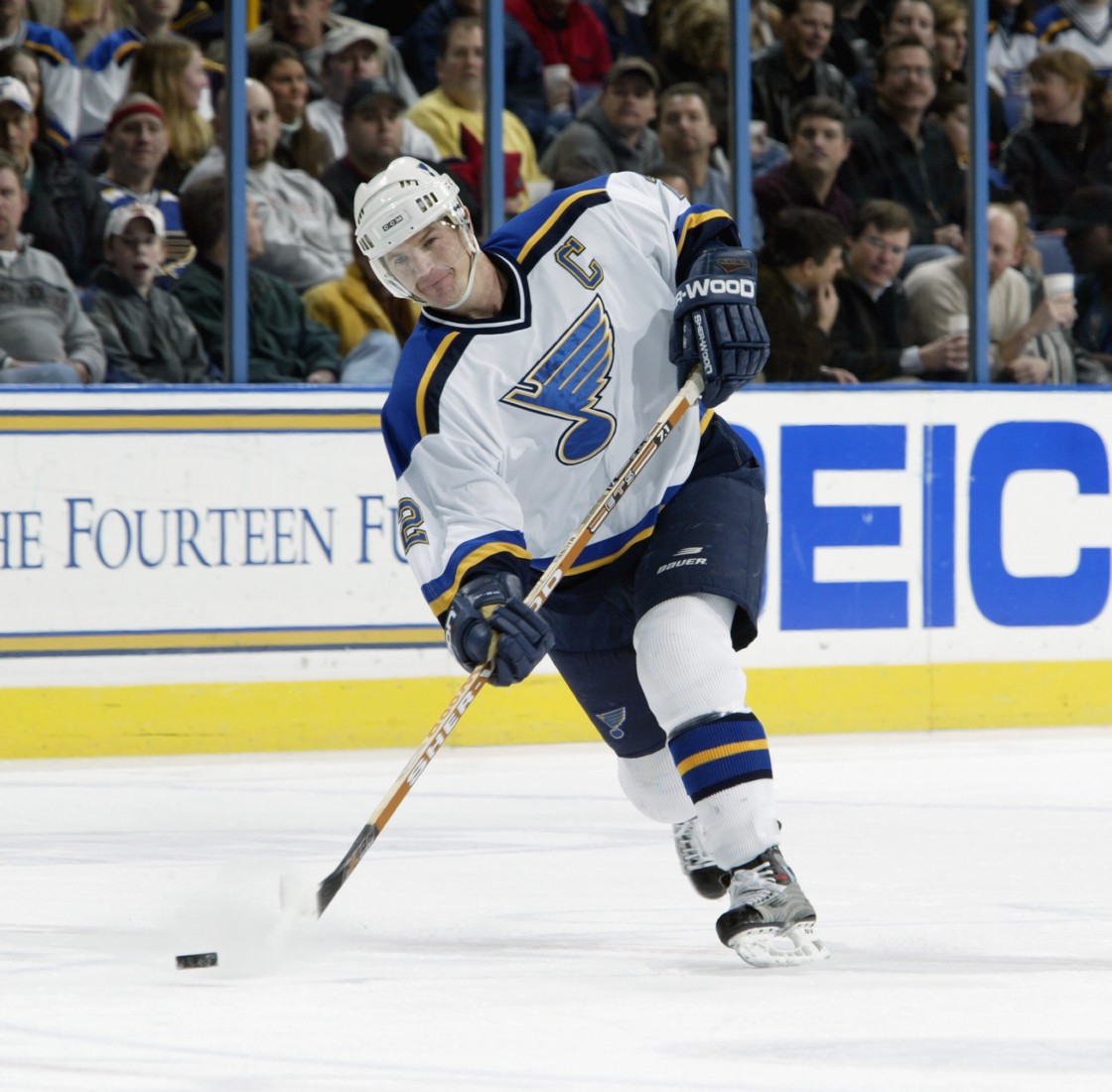 The Blues relied on strong defence during the 2000 regular season and were led by Al McInnis.