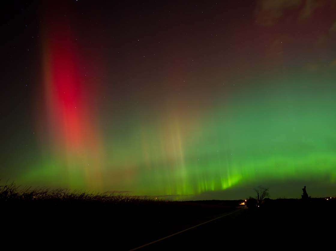 The aurora dance in eastern Ontario (Malcolm Park)