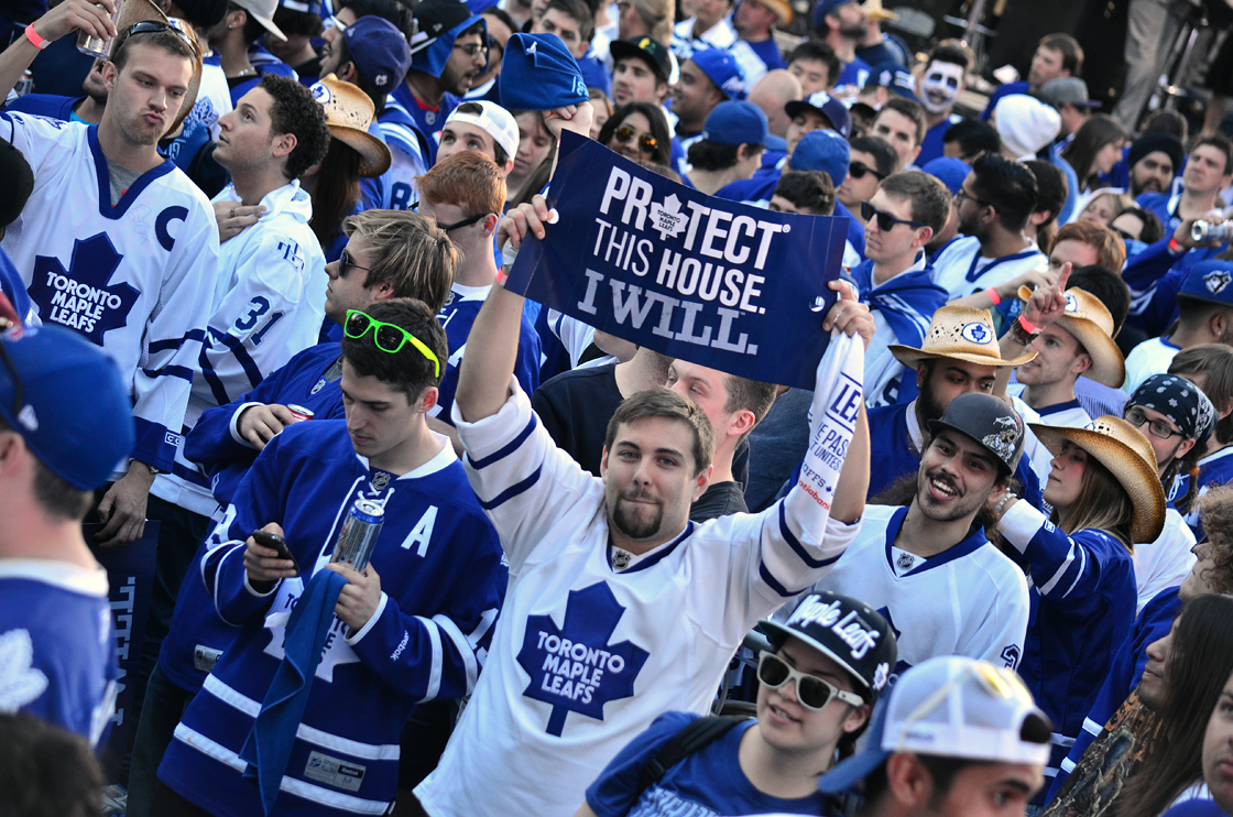 Hockey fans fill Maple Leafs Square Toronto Globalnews.ca