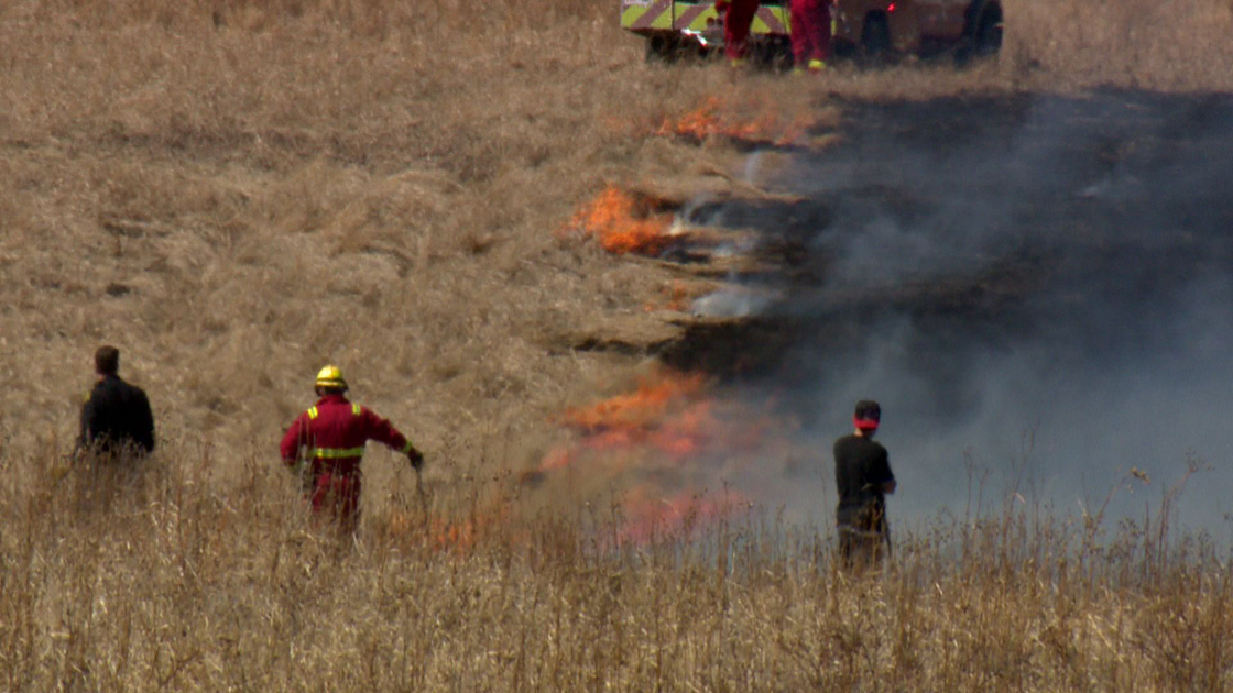 Fire crews battle massive grassfire on Tsuu T’ina  First Nation - image