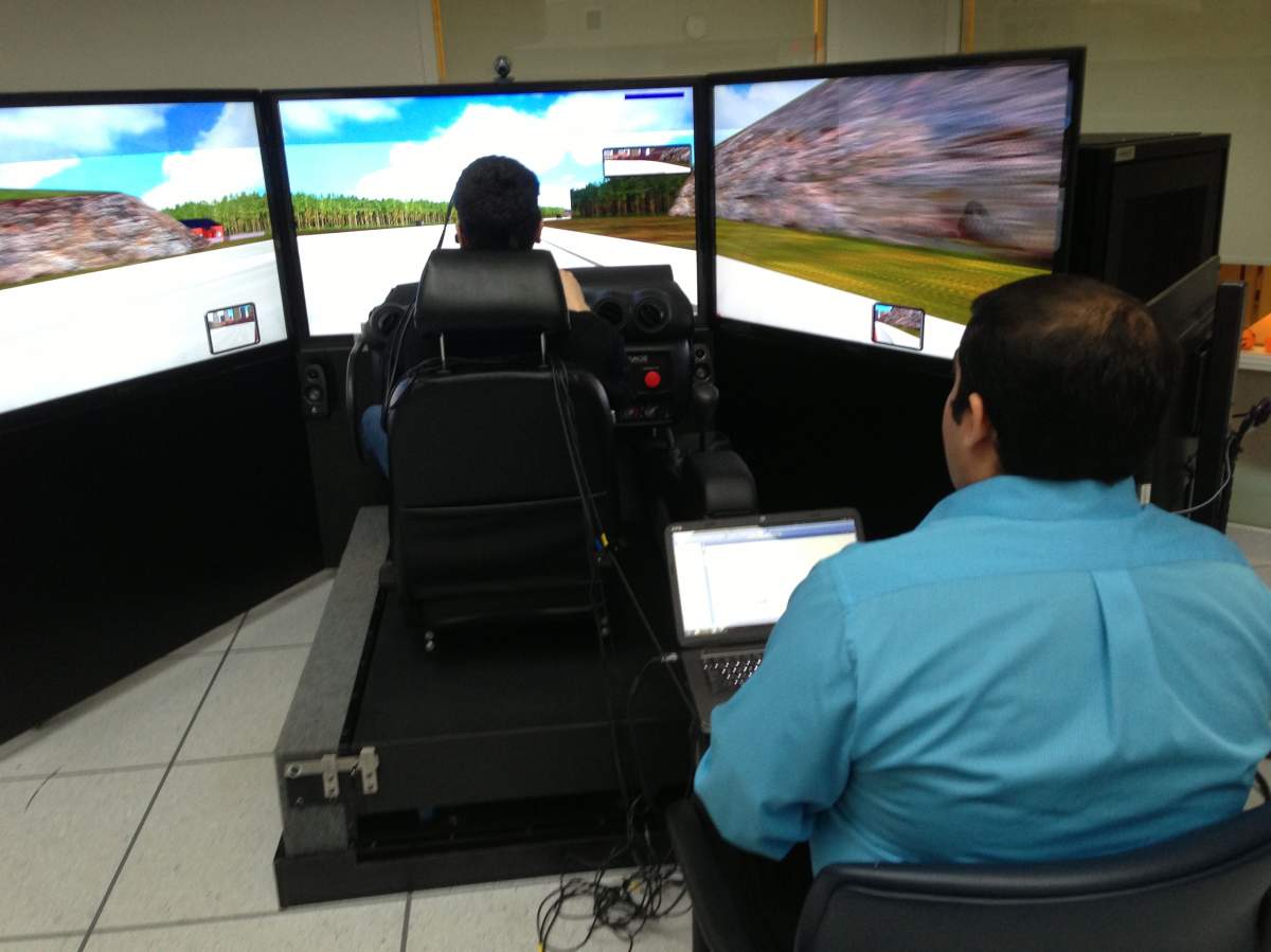 Hands-free devices cause poor driving: study - image